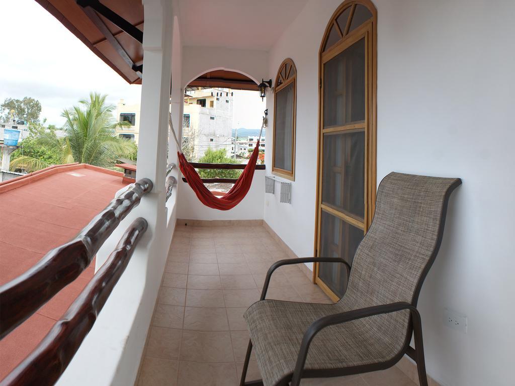 Hotel Galapagos Suites B&B Puerto Ayora Kültér fotó