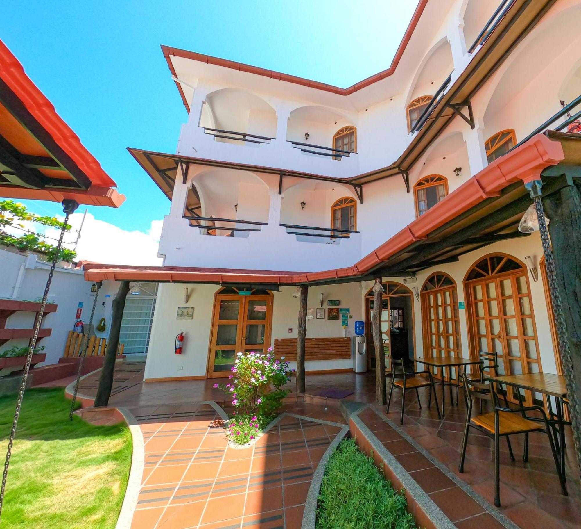 Hotel Galapagos Suites B&B Puerto Ayora Kültér fotó