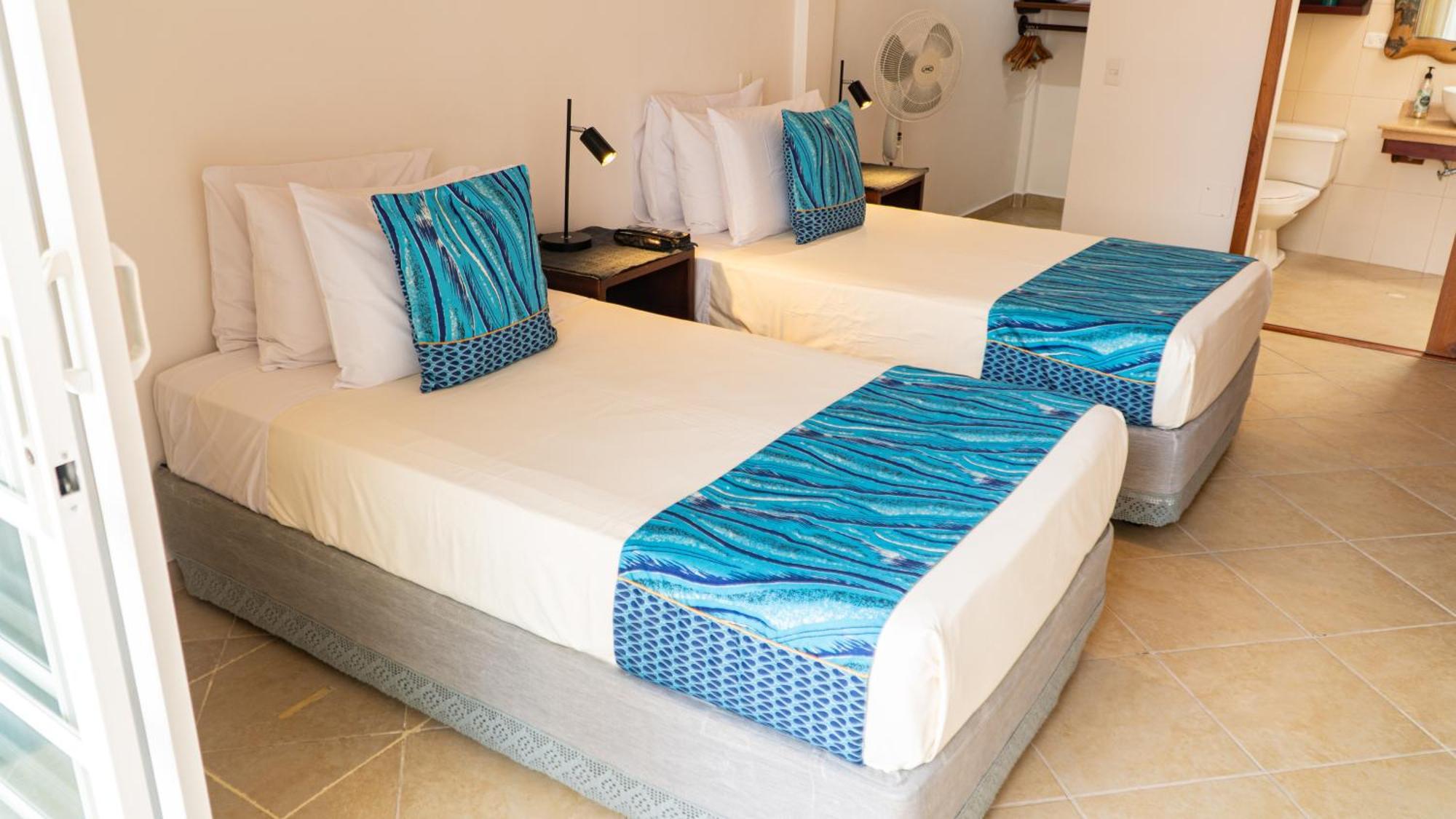 Hotel Galapagos Suites B&B Puerto Ayora Kültér fotó