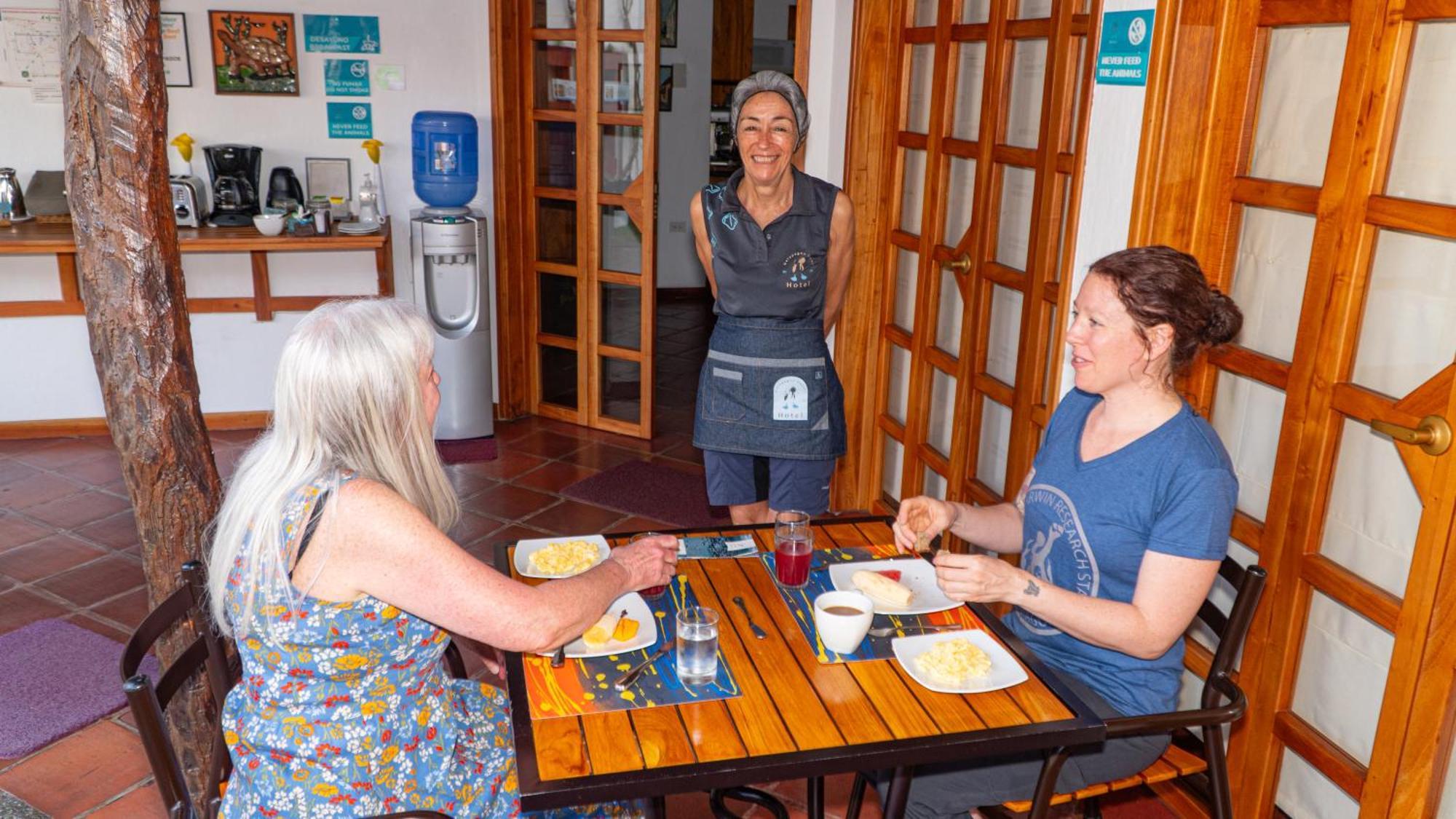 Hotel Galapagos Suites B&B Puerto Ayora Kültér fotó