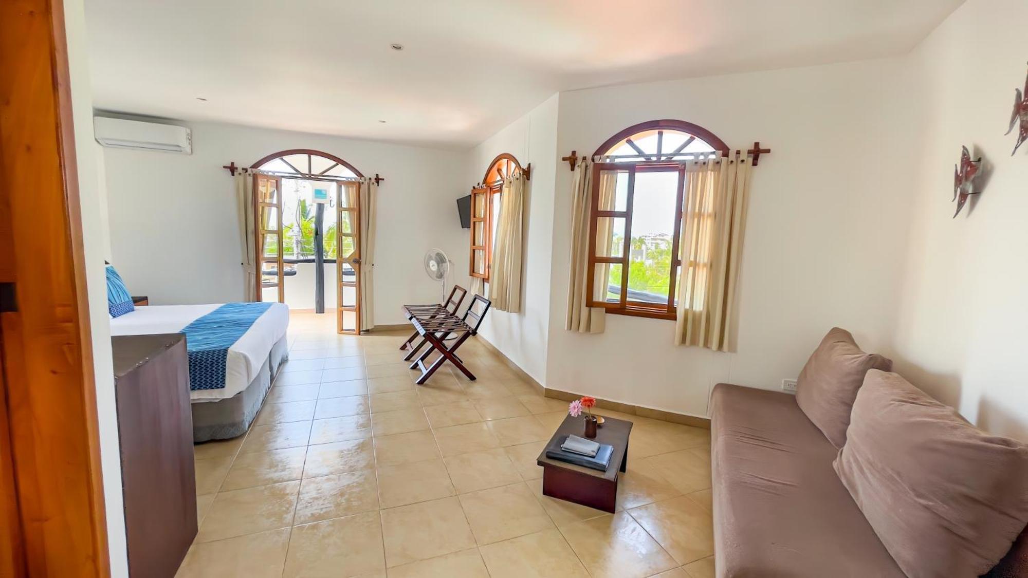 Hotel Galapagos Suites B&B Puerto Ayora Kültér fotó